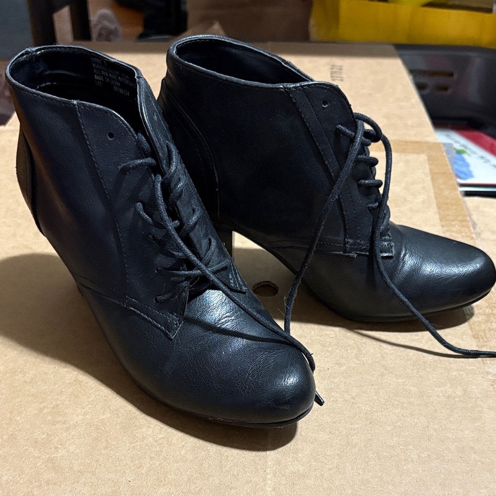 Elegant Black Ankle Boots